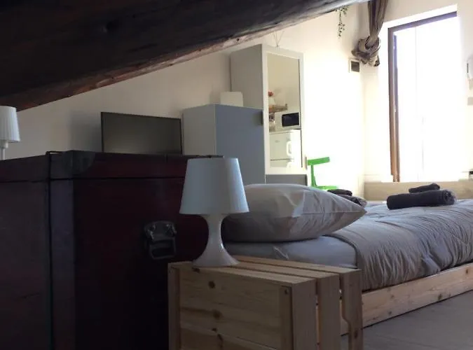 La Mansardina Apartman *